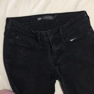 MUST GO DISCOUNT Today Only Levi’s jeans